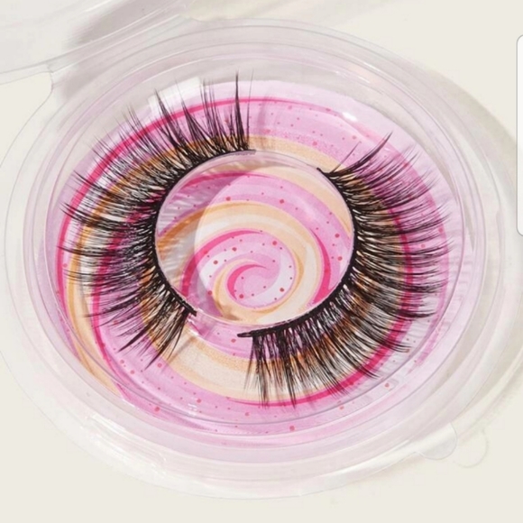 3D Natural Thick False Eyelashes - Picture 3 of 6